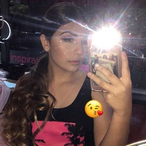 Meet your Posher, Mia